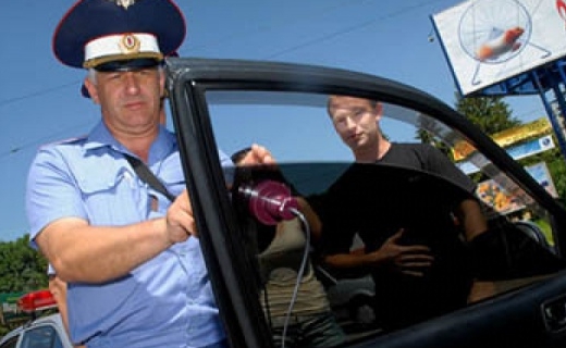 За тонированные стекла на выходных в крае оштрафовано 130 водителей