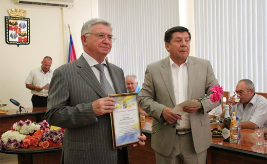 В Краснодаре лучших спортсменов и тренеров 2012 года наградил Владимир Евла ...