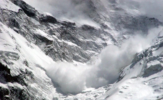 Спасатели предупреждают о сходах лавин в горах Сочи