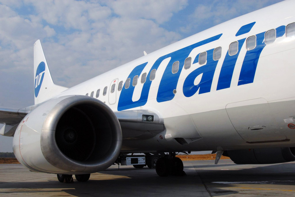 Самолёт CRJ-200 аварийно сел в Тюмени