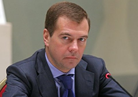 Власти РФ планируют вдвое сократить число сирот в детдомах к 2018 году