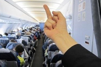«Аэрофлот» восстановил уволенную за оскорбительное фото стюардессу