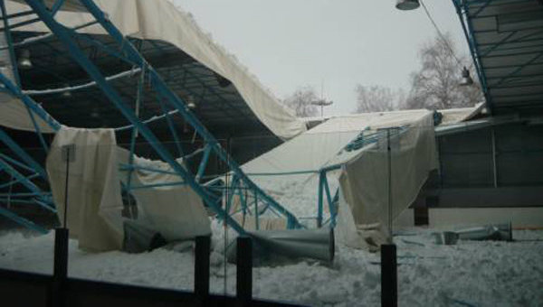 Рухнувшая крыша арены в Брянске была смонтирована с нарушениями