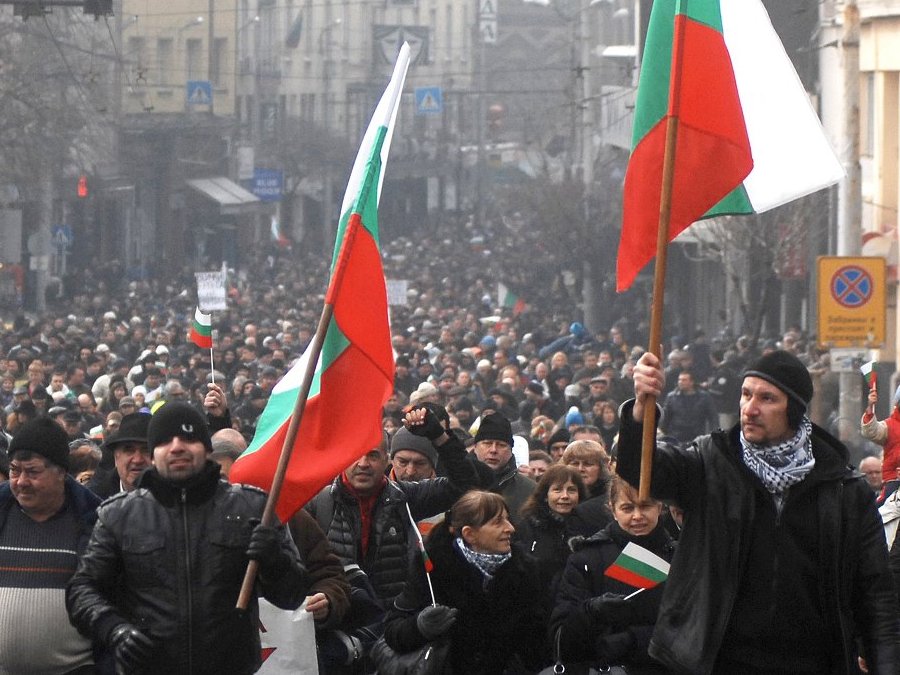 Очаги протеста вспыхнули в 35 городах Болгарии