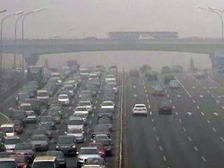 Японский город  покрыт ядовитым смогом