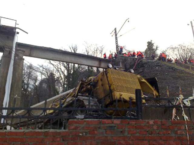 В Краснодарском крае произошло обрушение ж/д моста
