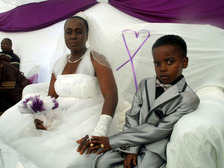 Восьмилетний мальчик из ЮАР женился на пенсионерке