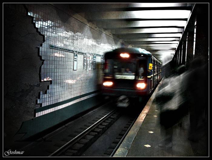 В столичном метро мужчина бросился под поезд