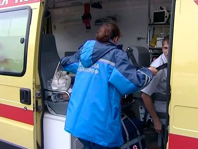 Женщина с ребенком попали под трамвай в Тушино