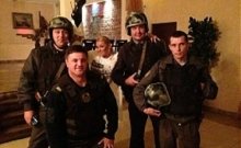 Анастасия Волочкова устроила фотосессию с поклонниками в кузбасском ресторане