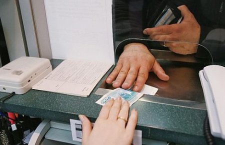 Россиянами принесены в банки за три месяца полтриллиона рублей
