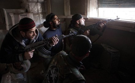 США планирует поставить «хорошим парням» в Сирию первые партии оружия.