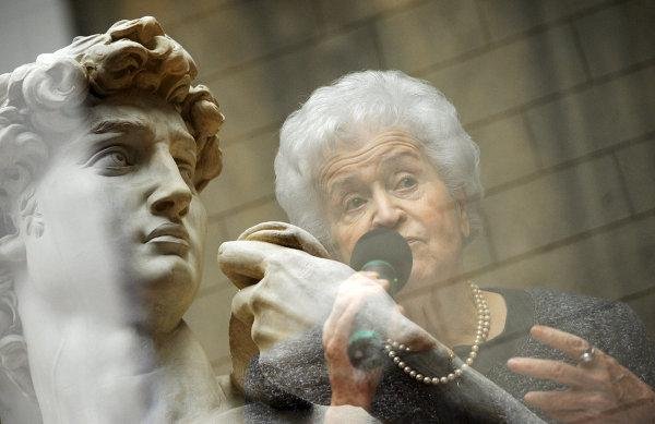 В преддверии 90-летия, пост Директора Музея покидает Ирина Антонова.
