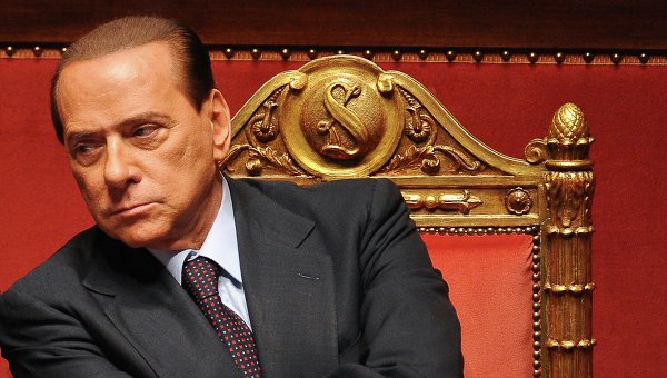 77-летнего политика C.Берлускони приговорили к 4 годам тюрьмы.
